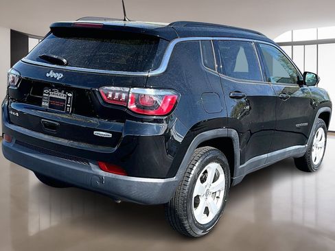 Used 2018 Jeep Compass Latitude w/ Cold Weather Group AWD/4WD image 6
