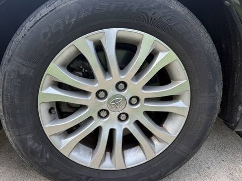 Used 2012 Toyota Sienna XLE w/ Entertainment Pkg FWD image 35