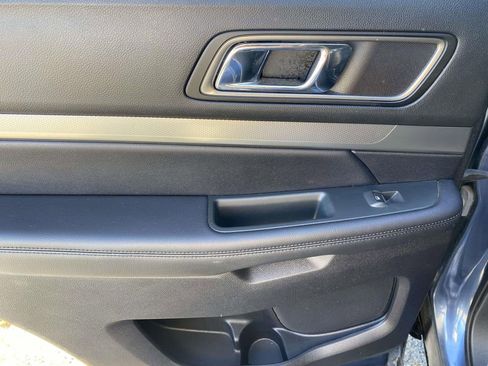 Used 2018 Ford Explorer XLT w/ Equipment Group 202A image 13