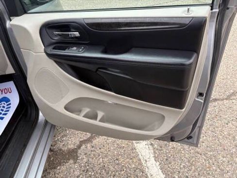 Used 2016 Dodge Grand Caravan SXT w/ Rear Park Assist Package image 37