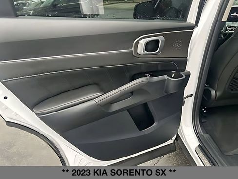 Used 2023 Kia Sorento SX FWD image 19