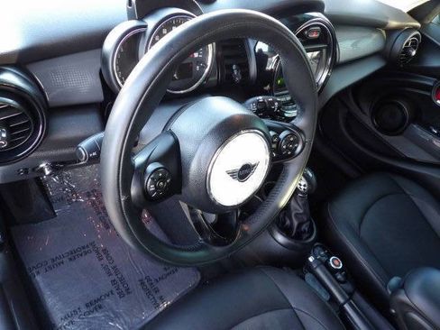 Used 2019 MINI Cooper 4-Door Hardtop image 13