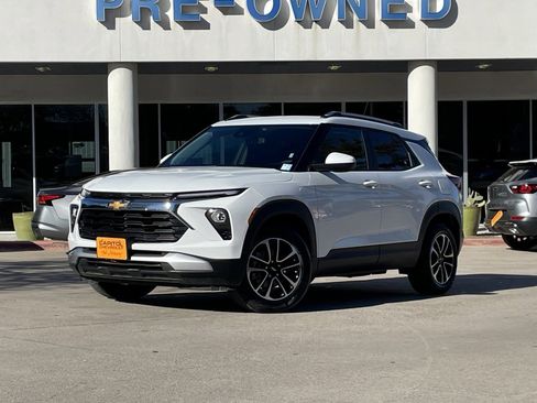 Certified 2025 Chevrolet TrailBlazer LT image 2