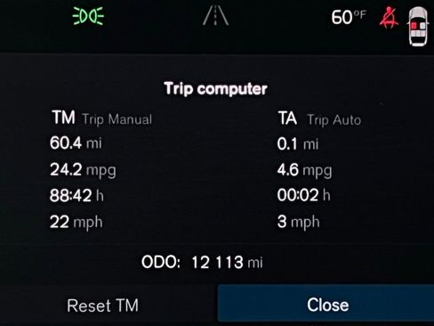 Used 2025 Volvo XC40 B5 Plus image 15