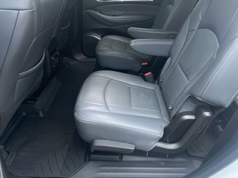 Used 2022 Buick Enclave Premium image 11