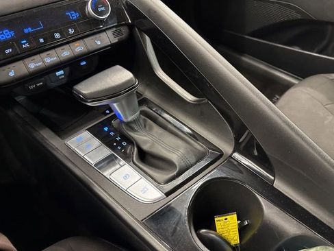 Used 2025 Hyundai Elantra SEL FWD image 25