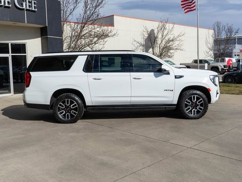Used 2022 GMC Yukon XL AT4 w/ AT4 Premium Plus Package image 8
