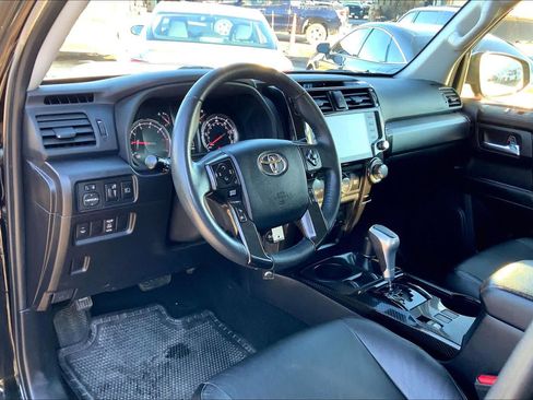 Used 2021 Toyota 4Runner TRD Off-Road AWD/4WD image 17