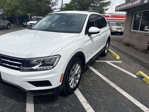 Used 2018 Volkswagen Tiguan S w/ 3rd Row Seat Package AWD/4WD image 11
