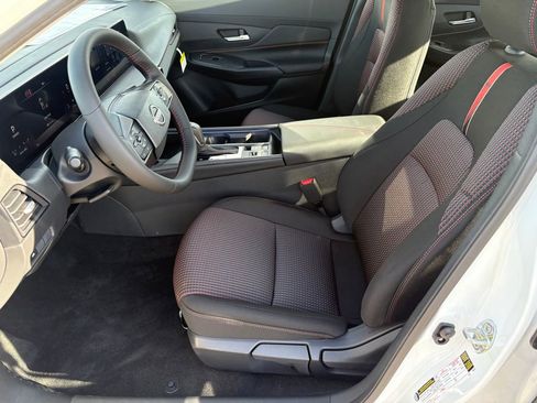 New 2026 Nissan Sentra SR FWD image 20