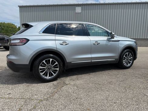 Used 2022 Lincoln Nautilus AWD w/ Premium Package image 7
