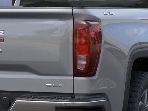 Used 2025 GMC Sierra 1500 SLE image 35