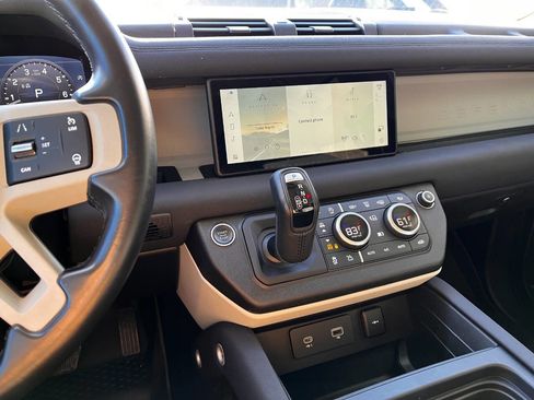 Used 2020 Land Rover Defender 110 S image 12