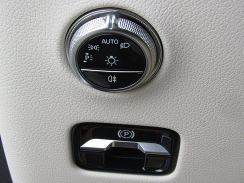 New 2026 Mercedes-Benz GLC 300 4MATIC image 34