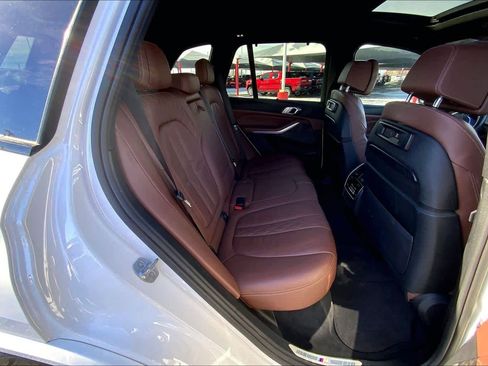 Used 2019 BMW X5 xDrive50i w/ M Sport Package image 20