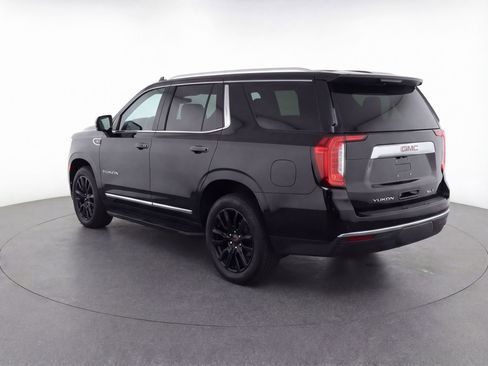 Used 2023 GMC Yukon SLT w/ SLT Premium Package image 2