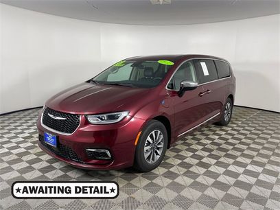 Used 2023 Chrysler Pacifica Limited