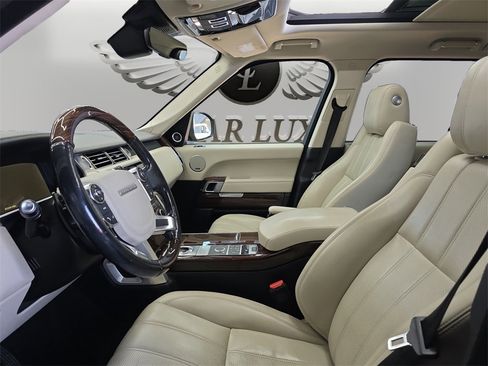 Used 2017 Land Rover Range Rover HSE image 9
