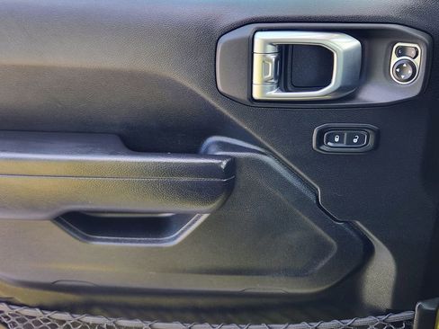 Used 2023 Jeep Gladiator Sport AWD/4WD image 23