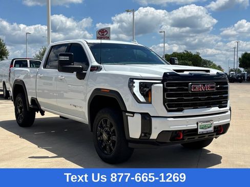 Used 2025 GMC Sierra 2500 AT4 AWD/4WD image 5