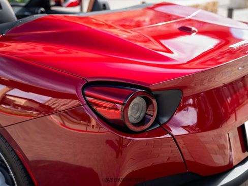 Used 2019 Ferrari Portofino image 75