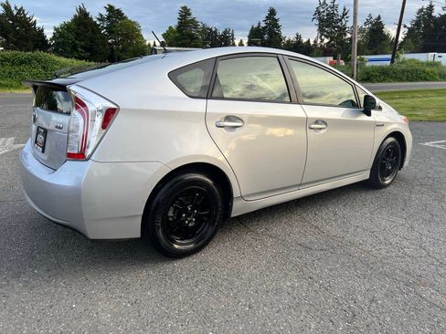 Used 2015 Toyota Prius Four FWD image 5