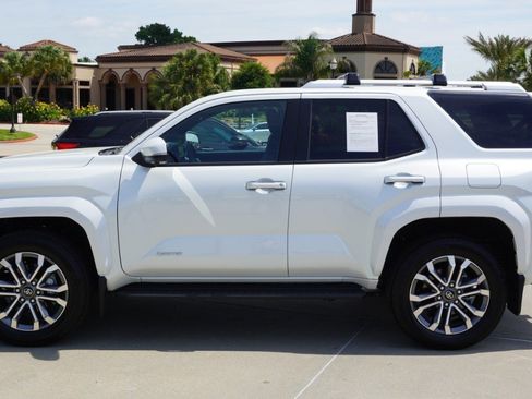 Used 2025 Toyota 4Runner Limited AWD/4WD image 5