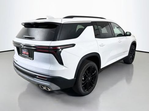 New 2026 Chevrolet Traverse LT w/ Driver Confidence Package AWD/4WD image 9