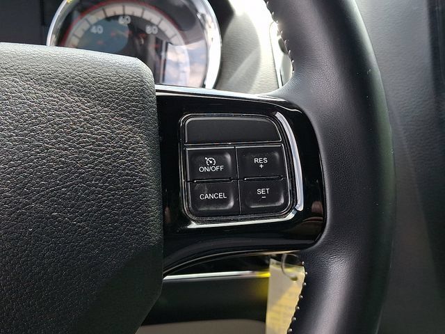 Used 2018 Dodge Grand Caravan SXT FWD image 22
