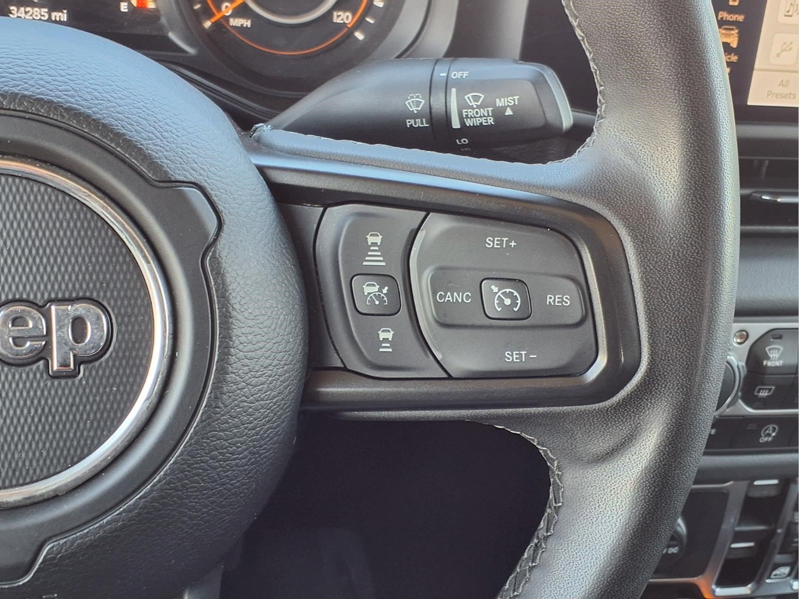 Used 2025 Jeep Gladiator Mojave w/ Convenience Group AWD/4WD image 18