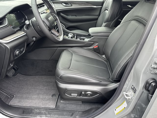 New 2027 Jeep Grand Cherokee Limited AWD/4WD image 9