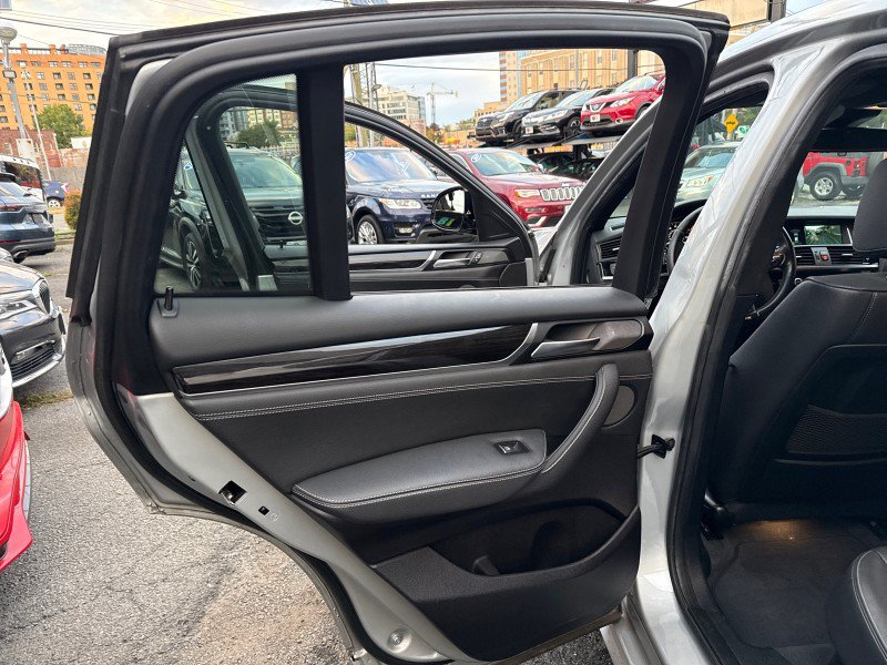 Used 2018 BMW X4 M40i AWD/4WD image 10