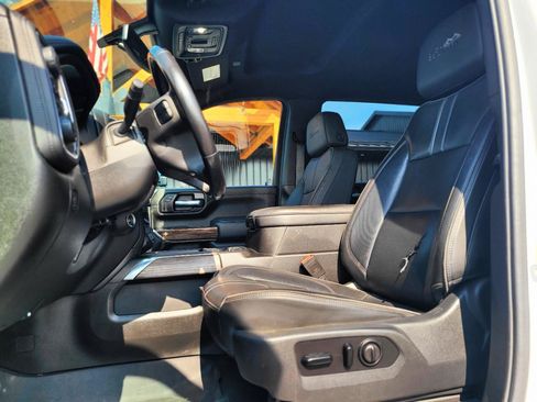 Used 2021 Chevrolet Silverado 2500 High Country AWD/4WD image 14