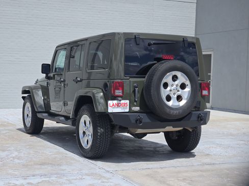 Used 2015 Jeep Wrangler Unlimited Sahara w/ Connectivity Group image 5