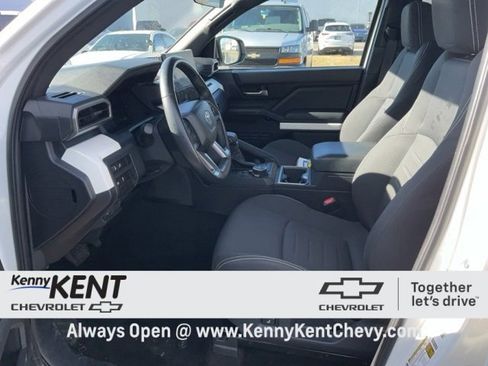 Used 2024 Toyota Tacoma TRD Off-Road image 25