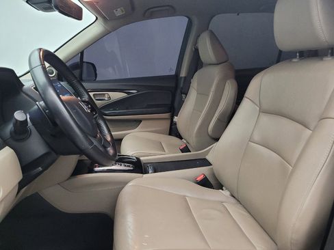 Used 2020 Honda Pilot Touring image 17