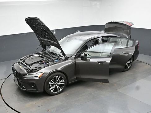Used 2025 Volvo S60 B5 Plus AWD/4WD image 48