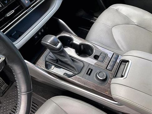 Used 2021 Toyota Highlander Platinum image 15