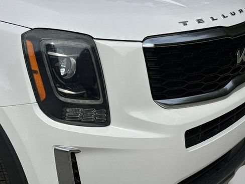 Used 2022 Kia Telluride S FWD image 9