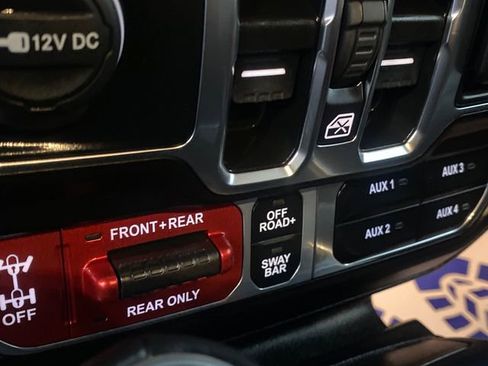 Used 2025 Jeep Wrangler Unlimited Rubicon 392 image 32