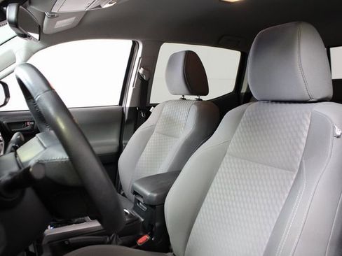 Used 2020 Toyota Tacoma SR5 image 14