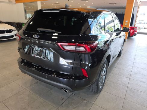 Used 2023 Ford Escape ST-Line w/ Tech Pack #1 AWD/4WD image 8