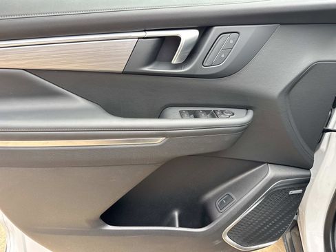 Used 2025 Buick Enclave Preferred image 17