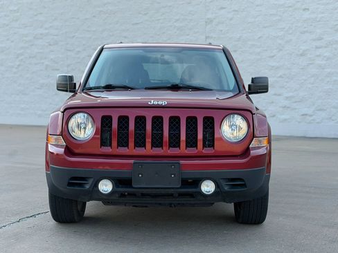 Used 2016 Jeep Patriot Latitude image 2