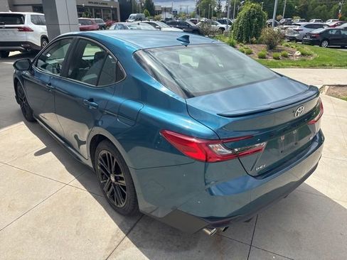 Used 2025 Toyota Camry SE FWD image 5