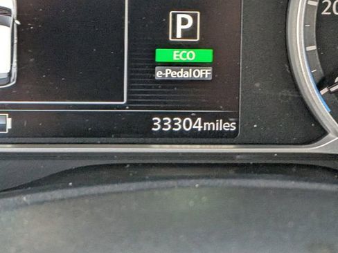 Used 2019 Nissan Leaf SV w/ SV Technology Package image 24