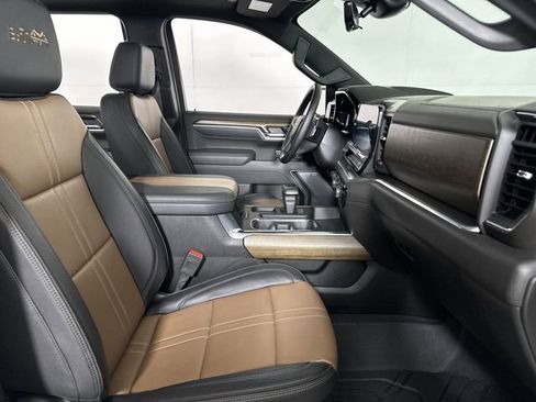 Used 2025 Chevrolet Silverado 1500 High Country w/ High Country Premium Package RWD image 29