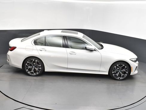 Certified 2025 BMW 330i Sedan w/ Premium Package image 35