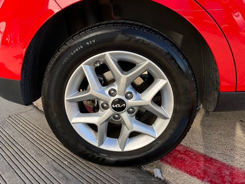 Used 2025 Kia Soul LX w/ LX Technology Package image 9