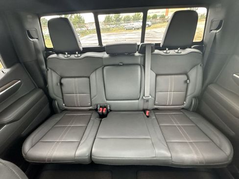 Used 2024 Chevrolet Silverado 1500 High Country w/ Technology Package image 26